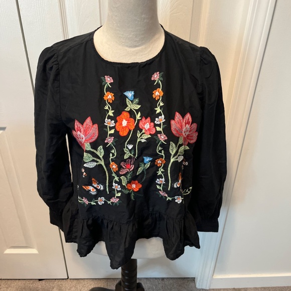 Zara Black Top with Floral Embroidery - Picture 3 of 12